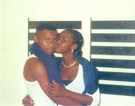 voila mon couzin doukaini o bled avec sa cherie issimna de toujours sisi c bo l amour couz 